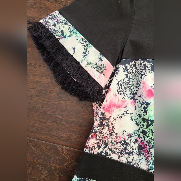 French Connection graphic print dress. - Picture 4 of 6